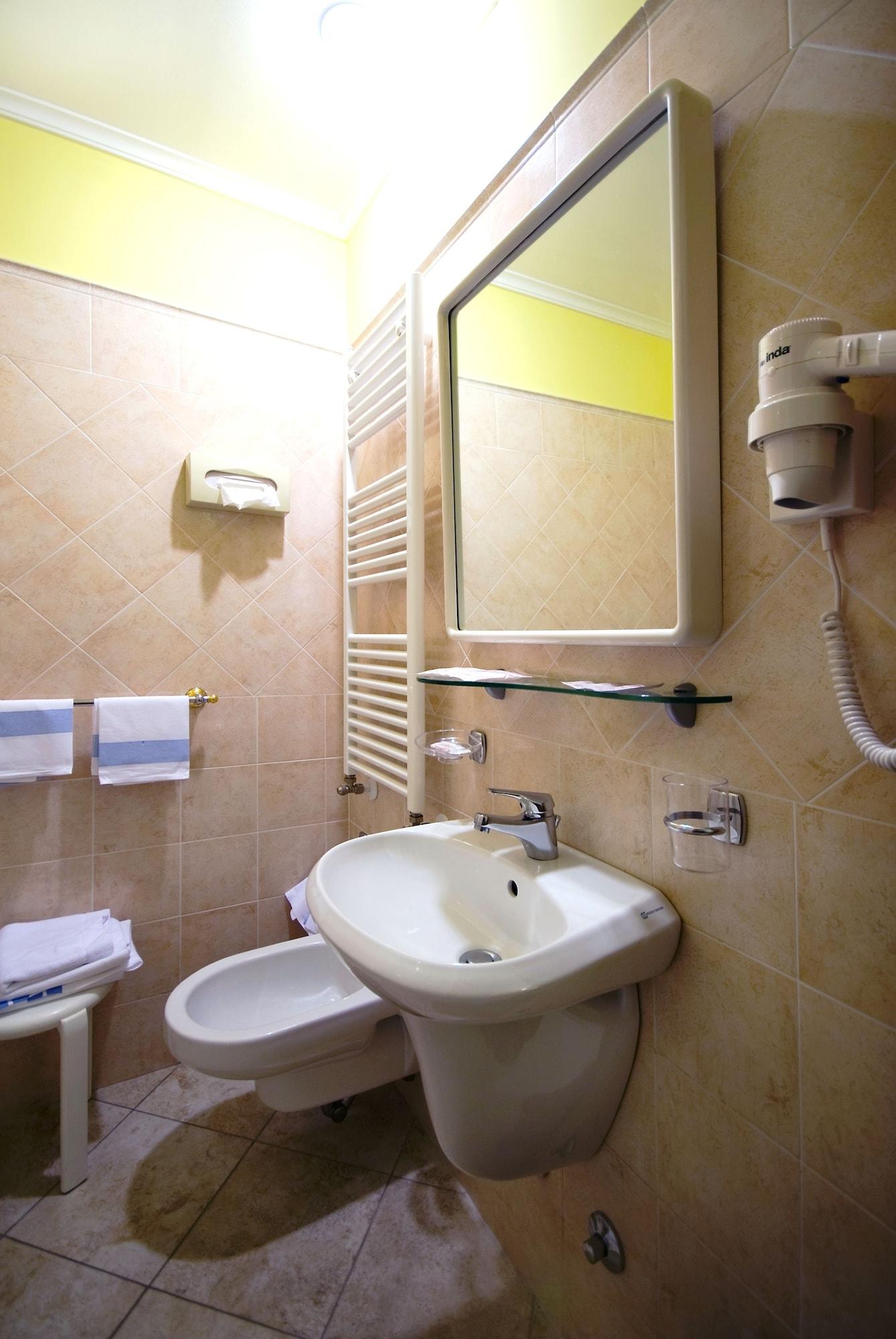 Hotel Tuscolana 3*