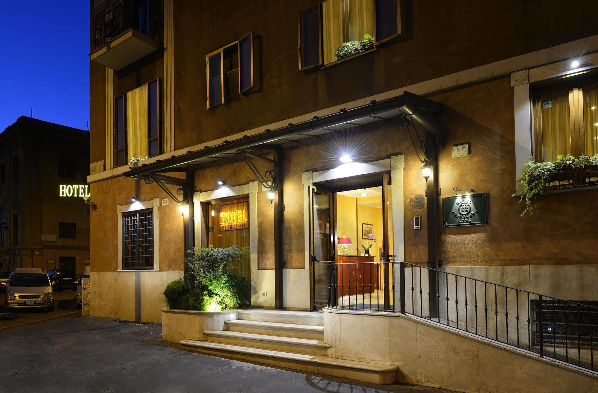 Hotel Tuscolana 3*