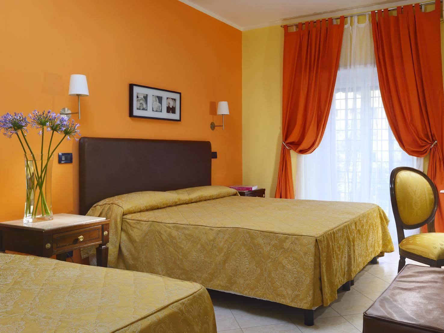 Tuscolana 3* Roma